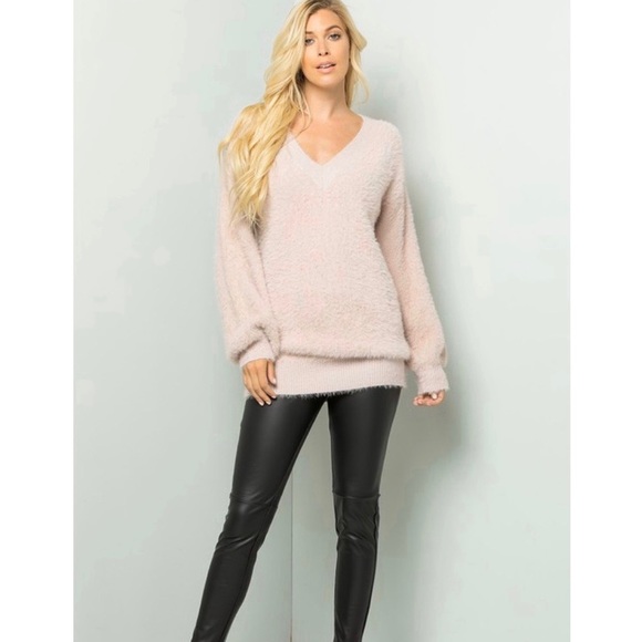 So plush V-NECK SWEATER😍 - Picture 5 of 7